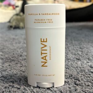 NWT Vanilla & Sandalwood native deodorant paraben and aluminum free